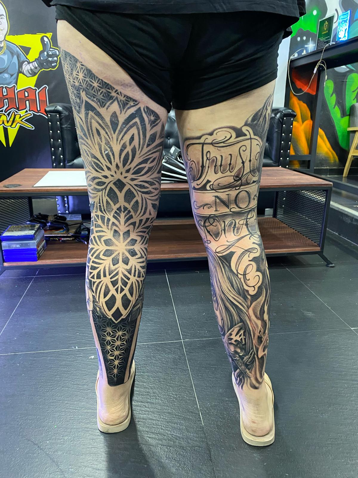 Full leg, Black and Grey, Abstract Tattoo by Toon. He is a highly skilled tattoo artist at Lethal Ink Tattoo in Pattaya. He is celebrated for his expertise in Japanese, Chicano, Realistic, New School, Old School, Neo Thai, and Bamboo Tattooing. Toon, Full Leg, Black and Grey, Abstract Tattoo, Lethal Ink, Pattaya, 2024