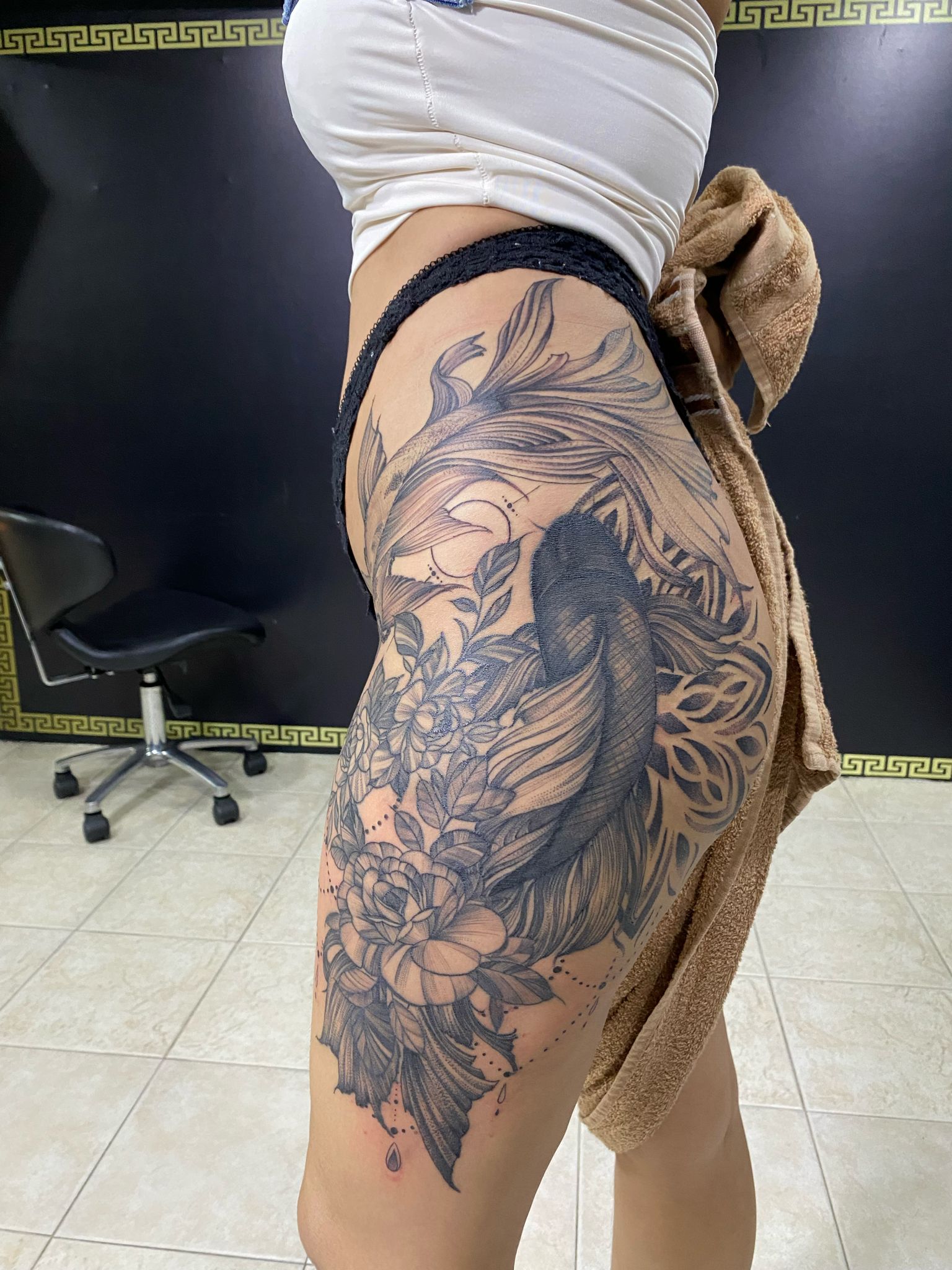 Japanese, Blackwork, Koi Fish, thigh Tattoo by Alek. She is a highly skilled tattoo artist at Lethal Ink Tattoo in Pattaya. She is celebrated for her expertise in Japanese, BlackWork, and Abstract styles. Alek, Japanese, Blackwork, Koi Fish, thigh Tattoo, Lethal Ink, Pattaya, 2024