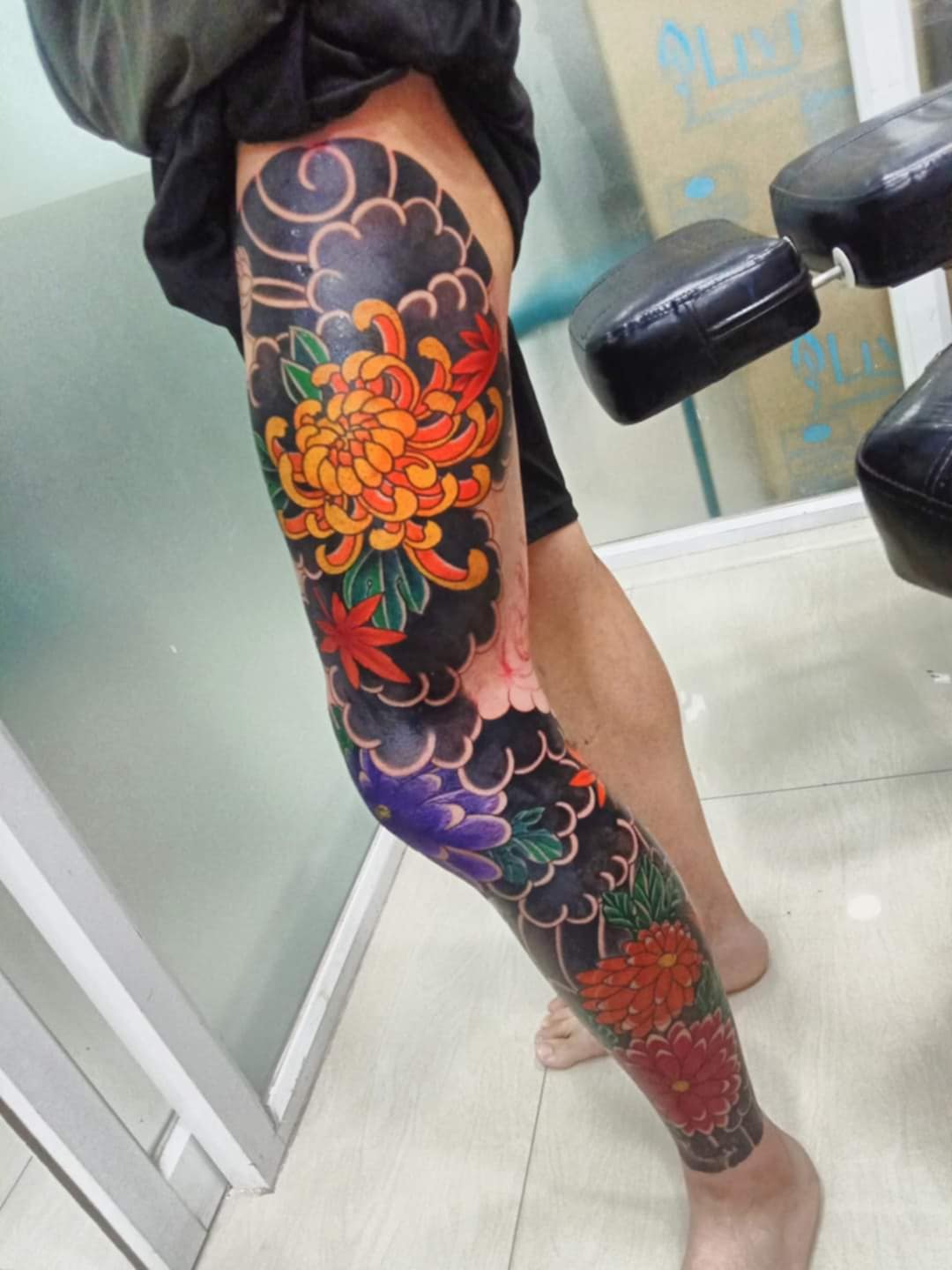 Japanese Style, Color, Lege Sleeve, Flowers Tattoo by Toon. He is a highly skilled tattoo artist at Lethal Ink Tattoo in Pattaya. He is celebrated for his expertise in Japanese, Chicano, Realistic, New School, Old School, Neo Thai, and Bamboo Tattooing. Japanese Style, Color, Lege Sleeve, Flowers, Toon Tattoo, Lethal Ink, Pattaya, 2024
